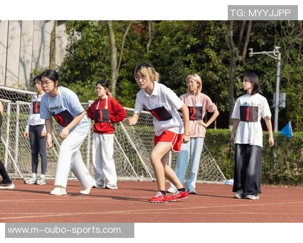 足球大逆袭列农揭示团队合作与坚持不懈的力量与精神