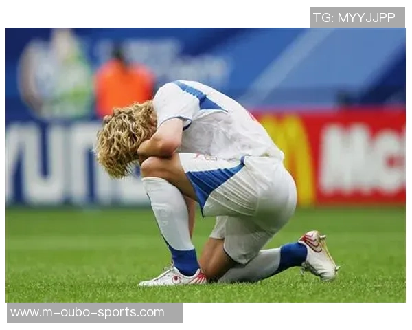 足球宝贝乔丹卡佛的魅力与才华如何征服绿茵场与粉丝心灵